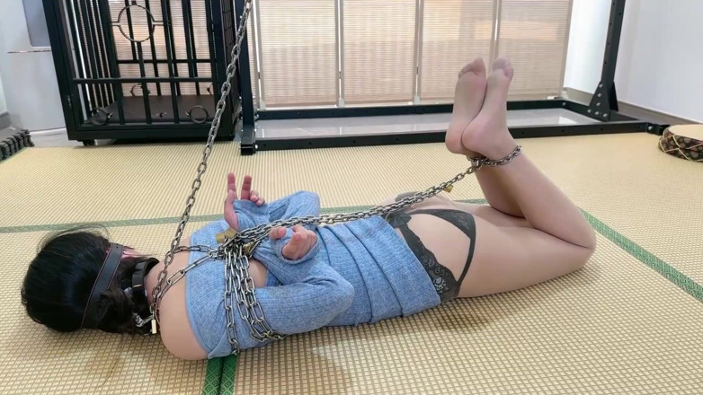 OrangeXXOO: Hamba dalam Iron Cages