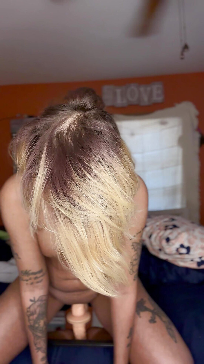 Lexi gold: Milf dildo hra