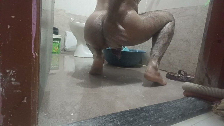 LovedSunsine1990: I always bathe naked.