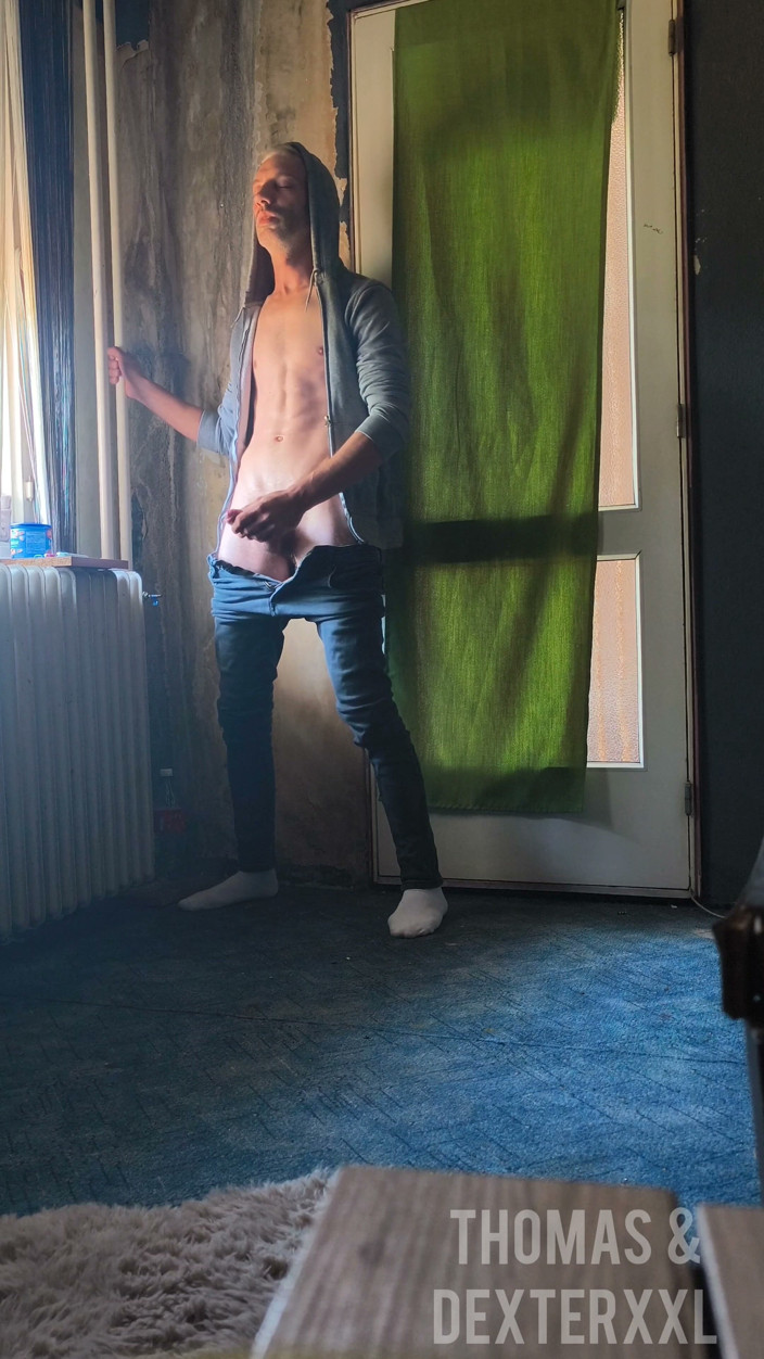 Vero Thomas: Thomas Home Made I Show U My Wank From.window
