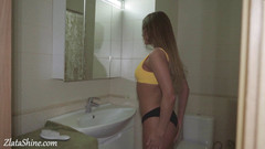 Zlata Shine: 宝贝在指交阴户和射在嘴里 pov 后深喉鸡巴继兄弟