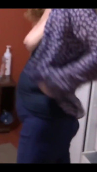 Beautiful Sister-in-law Shows off While I Jerk off in Front of Her, She Loves to Show off