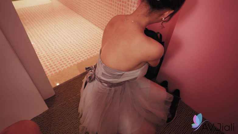 AV Jiali: 与李娜娜的身临其境的肥皂按摩体验