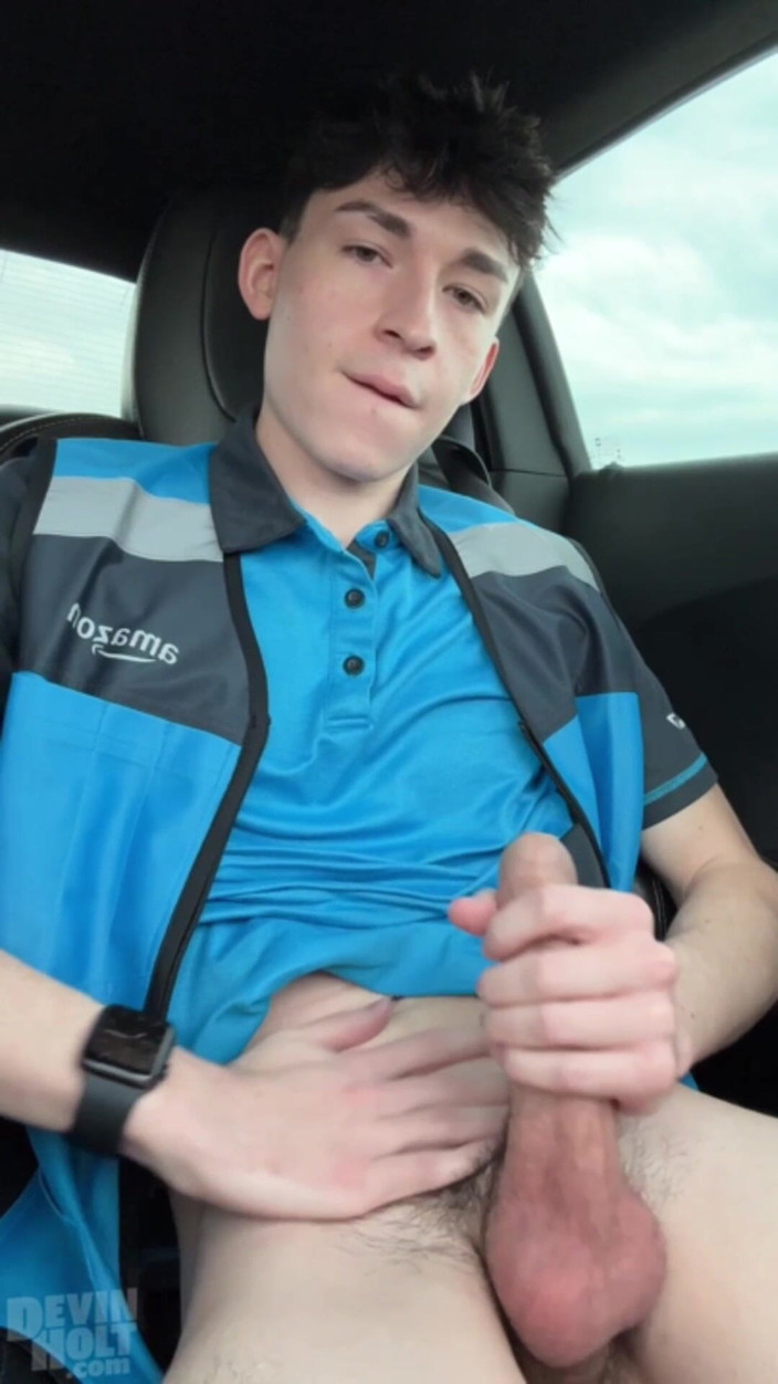 The Show Studio: Masturbasi Di Hari Kerja