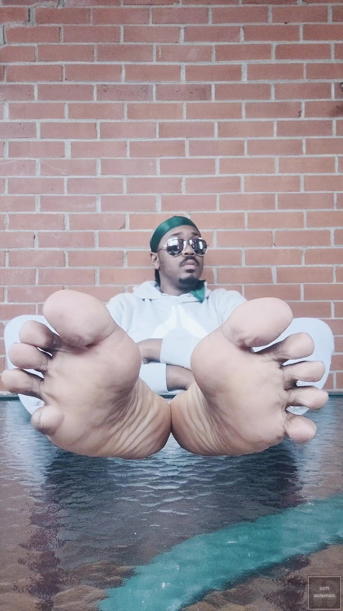 Soft Soleman: J’expose Mes Pieds, Et Je Les Touche (2025)