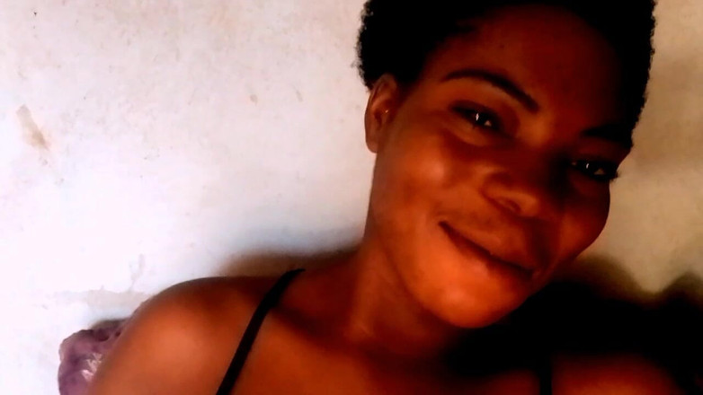 Judithxxx: Je regarde tous les voisins disponibles pour m’éjaculer