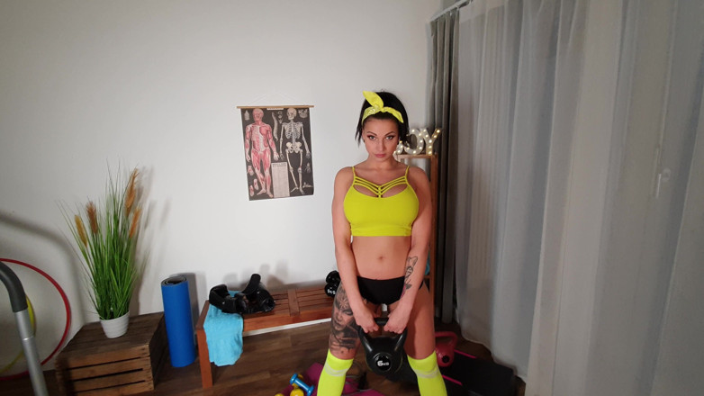 JoleeLove: Fitness Trainer with a Small Dick Takes Advantage of the...