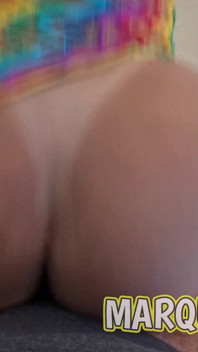 Harika orta yaşlı seksi kadın anal ve amcık dölleme