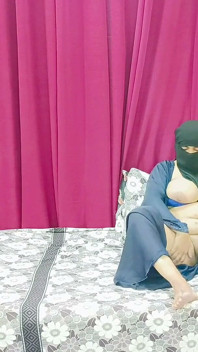 Ateşli üvey oğlum beni parmaklarken yakaladı ve benimle sikişti