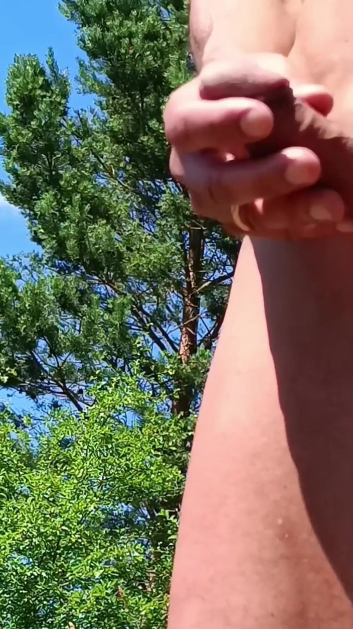 Ole63: Horký letní den. Je dobré být nahá a honění tvého...