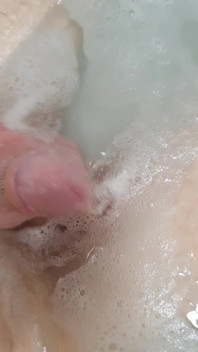 Bellend Out in Bathtub