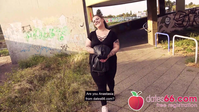 Dates66: Autobahn berkongkek dengan awek montel Anastasiaxxx! (bahasa Inggeris)
