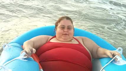 BBW nurse Vicki adventures with friends: ผจญภัยเรือทะเลสุดห่วย ไม่ตลกเลย!