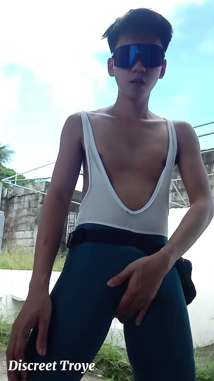Troye_AsianPinoy: Pinoy cyclist, bị bắt gặp trong khi thủ dâm