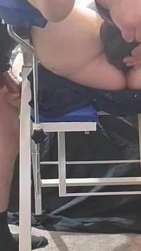 Velké černé dildo Leavs Me Gape Open