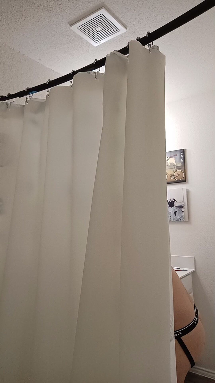 Brandon Lee: Vodní sporty, sprcha a růžové kundičky