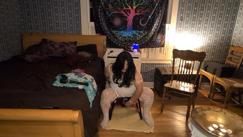 Tongue Lashor 69: Watching Porn 02
