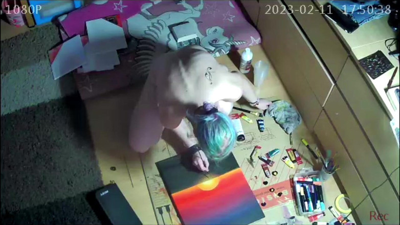 KittieNoOne: Kepergok melukis sambil bugil lagi