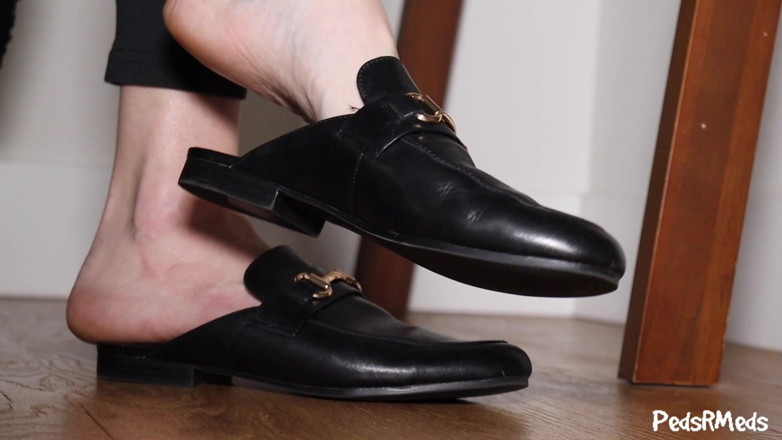 PedsRMeds: Brandy Elliott Dangling Her Mules