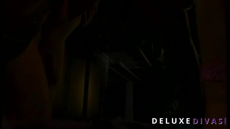 DeluxeDivas: DeluxeDivas - Живой чат - Фабиан Томпсон