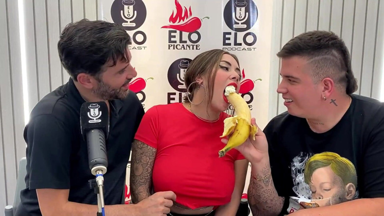 Sara Blonde: Intervista con Elo Podcast si conclude con un pompino e...