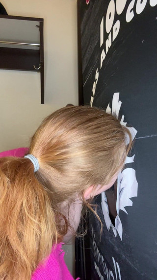 Phantom Strokes Room: Seksowna ruda Kim połyka żyje do jej imienia