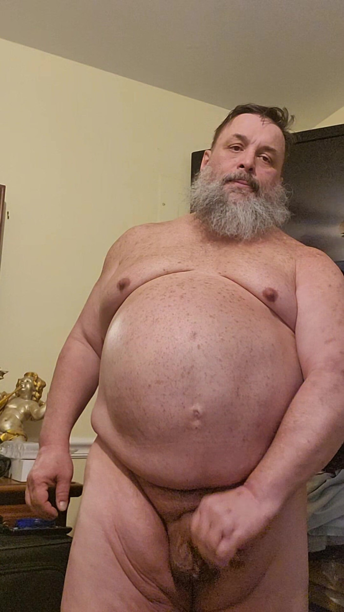 GeneWadexxx: Grande urso bate seu pau grande em um domingo