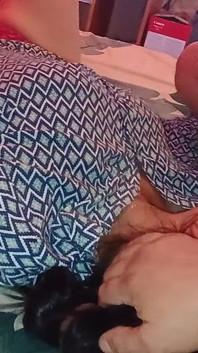 Bố kế đụ tôi trong miệng và thả vào âm hộ của bạn