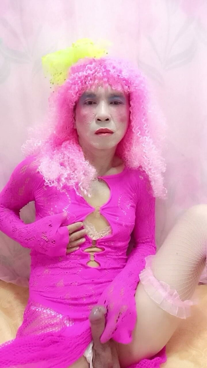 nguyen dang thien tri: Oanh Le Transgender Wearing a Sexy Dress to Take a...
