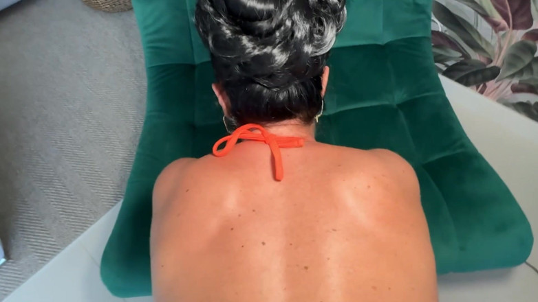 Jasmine Jae: Kongkek dubur yang diminyak