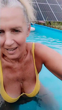 Diversão quente dona de casa entretenimento