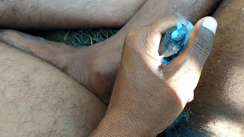 Desi Tits: जंगल एकल वीर्य निकालना