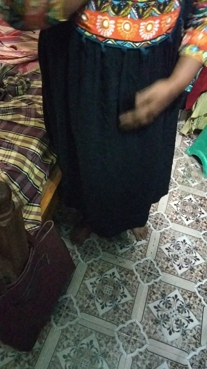 Tamil lesbian: Cewek hot ini lagi asik toketnya sambil ngobr