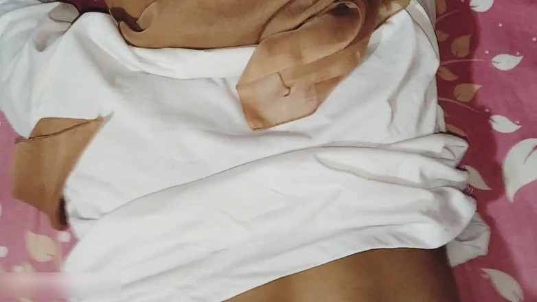 Pasutri indo: Compilație video cu fete indoneziene cu hijab care fac dragoste