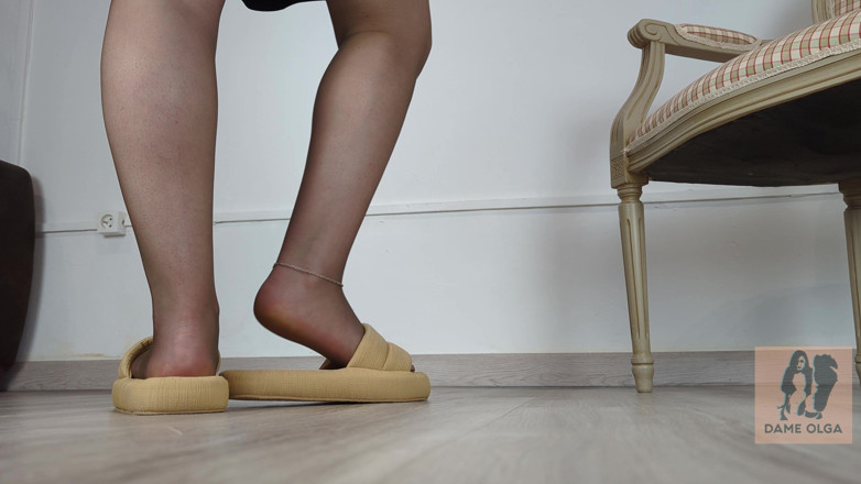 Dame Olga: Jeu de chaussures, pendante et marche à la maison, pantoufles et...