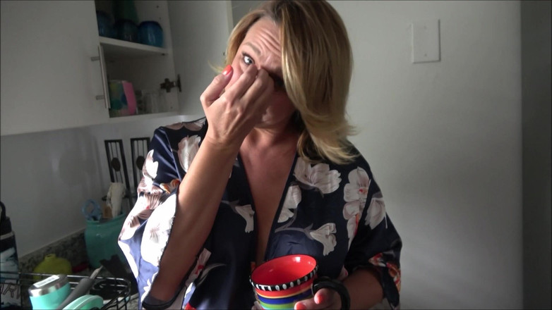 Alex Adams: Kız arkadaş kazası - Brianna Beach - önce anne geliyor