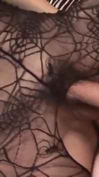 Tajski tranny ssie białego kutasa pełnego spermy