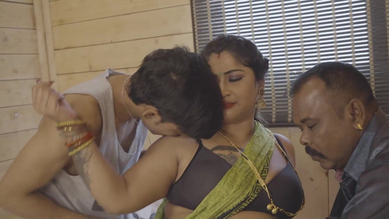 My desi wife: Üvey baba ve oğlu seksi büyük göğüslerini sikiyor Kambalibi