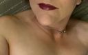 Ms Amanda: MiLF con piercing ai capezzoli