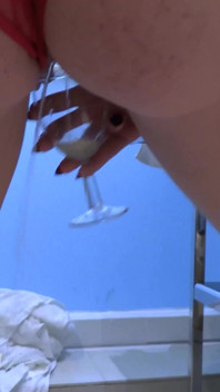 노예는 샌드위치를 요구하는 후회