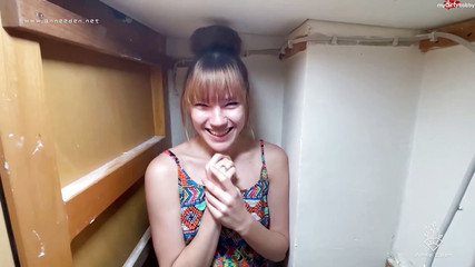 Anne Eden: Univerzitní párty - Špinavá zábava ve skříni