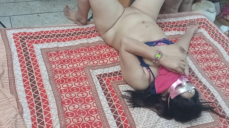 aliabegum: Punjabi Bhabhi och Devar Sex Video, båda spelar ett spel...