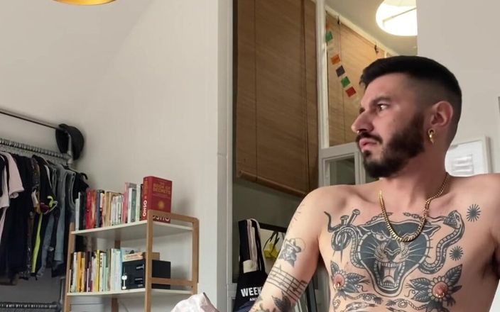 Stallion papi: Juckande Tatto