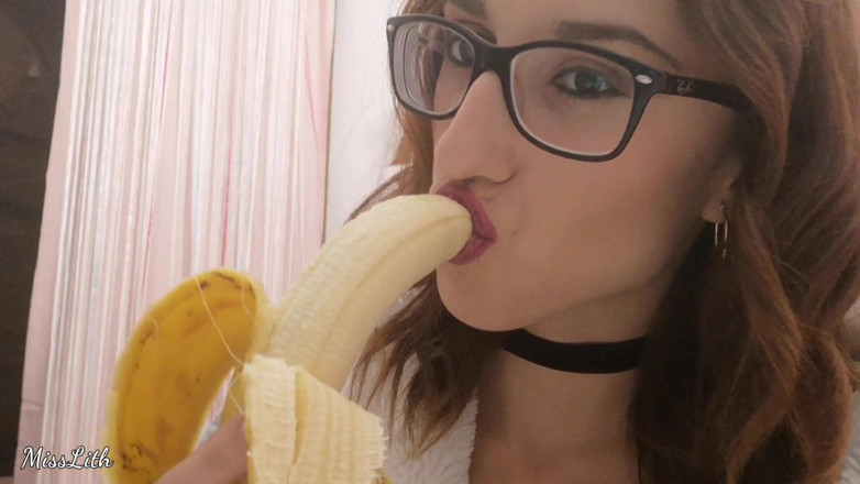 Miss Lith Domina: Taquinage - alimentation en banane