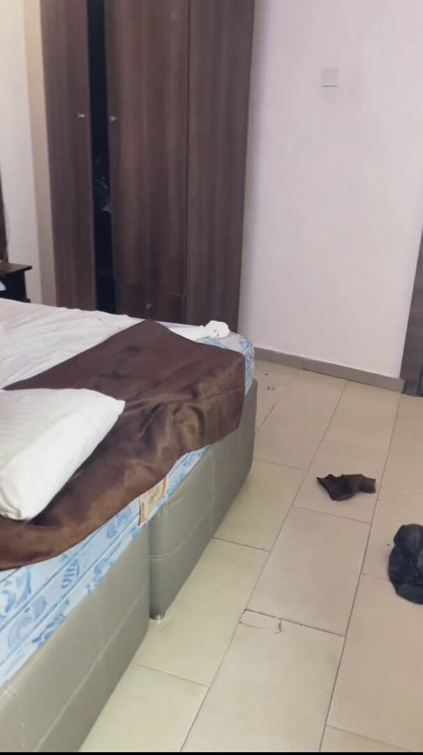 Bello_chariot: I tre iconici modelli si prendono cura a vicenda.