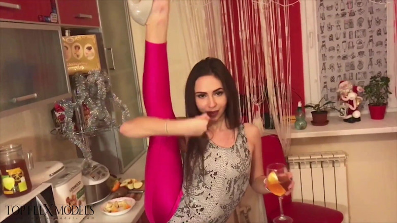 Flexilady: Flexible Work in Kitchen