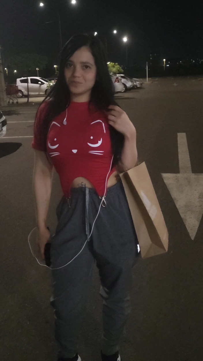 Crisanto999: Llevé a una linda jovencita del centro comercial a mi...