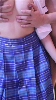 18 anos, asiática filipina é fodida por colega de classe