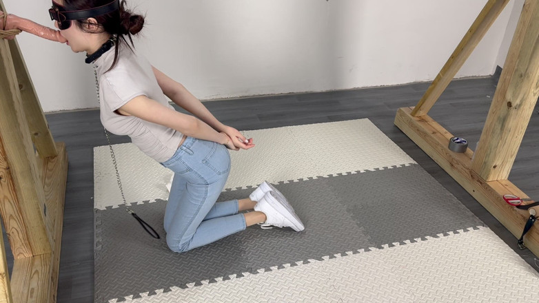 Yanmou: तंग जींस में लड़की को कैद करें