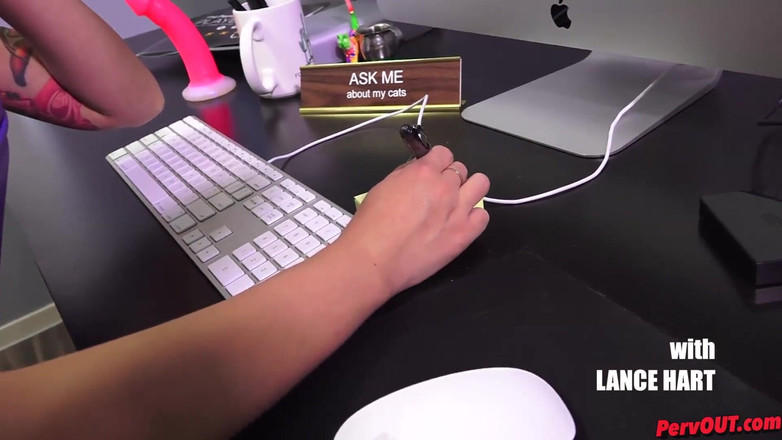 SweetFemdom: Ivy Brooks dostaje prostytutkę - sweetfemdom